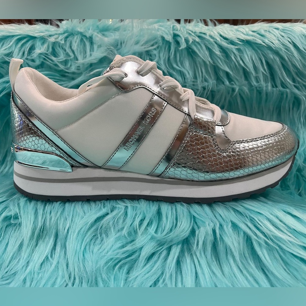 MICHAEL Michael Kors Dash Trainer Women’s Sneaker Silver/White New
